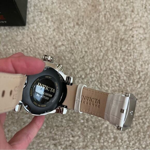 New Invicta Reserve Venom 22007 Limited Edition White Leather Swiss Quartz Watch - Picture 12 of 16